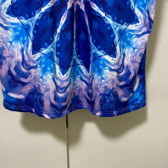 Beautiful short sleeve tunic, blue, purple & super large flower, size 1X - Picture 6 of 9